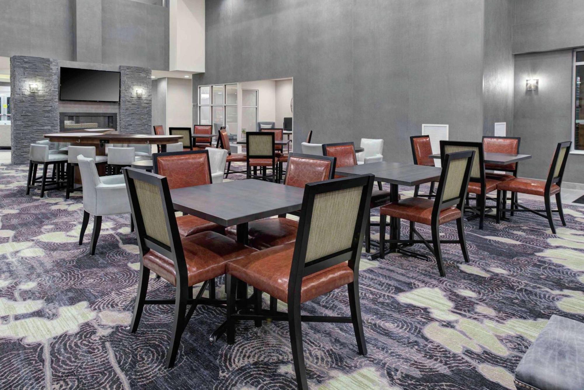 Homewood Suites By Hilton Lansing Eastwood Eksteriør billede